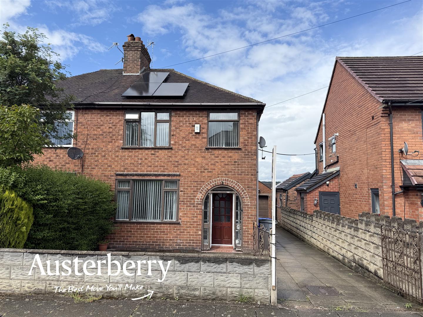 3 bed property in Parkfield Road, Stoke-On-Trent